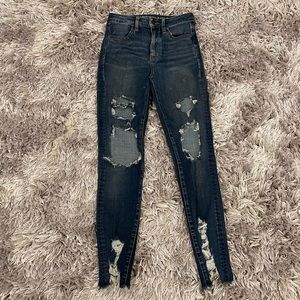 Anerican Eagle Skinny Super High Rise Distressed Jegging